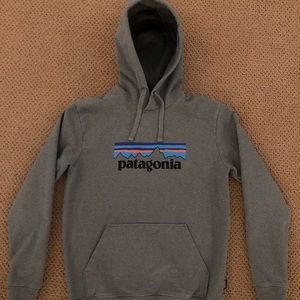 Men’s medium Patagonia P-6 Logo Uprisal Hoodie